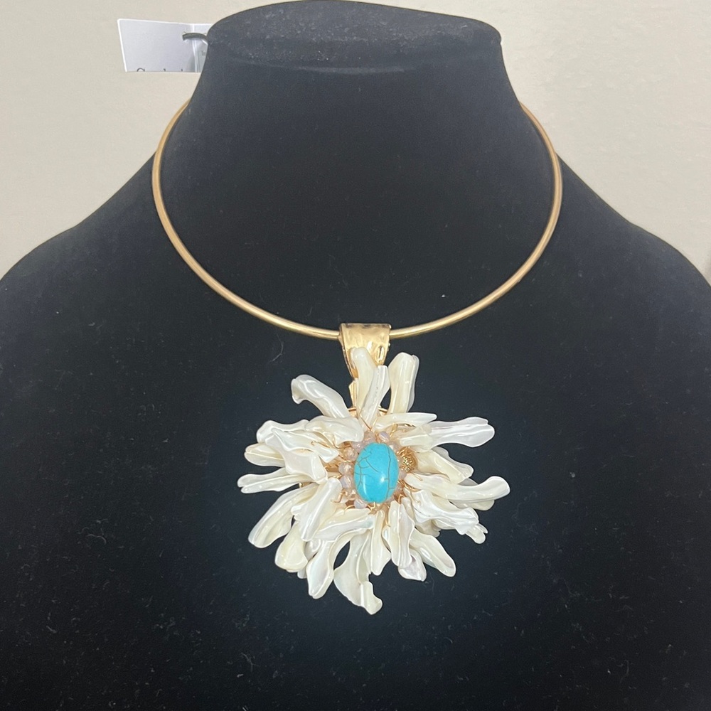 Gold Collar Necklace with White Mother-of-Pearl Flower and Turquoise Center